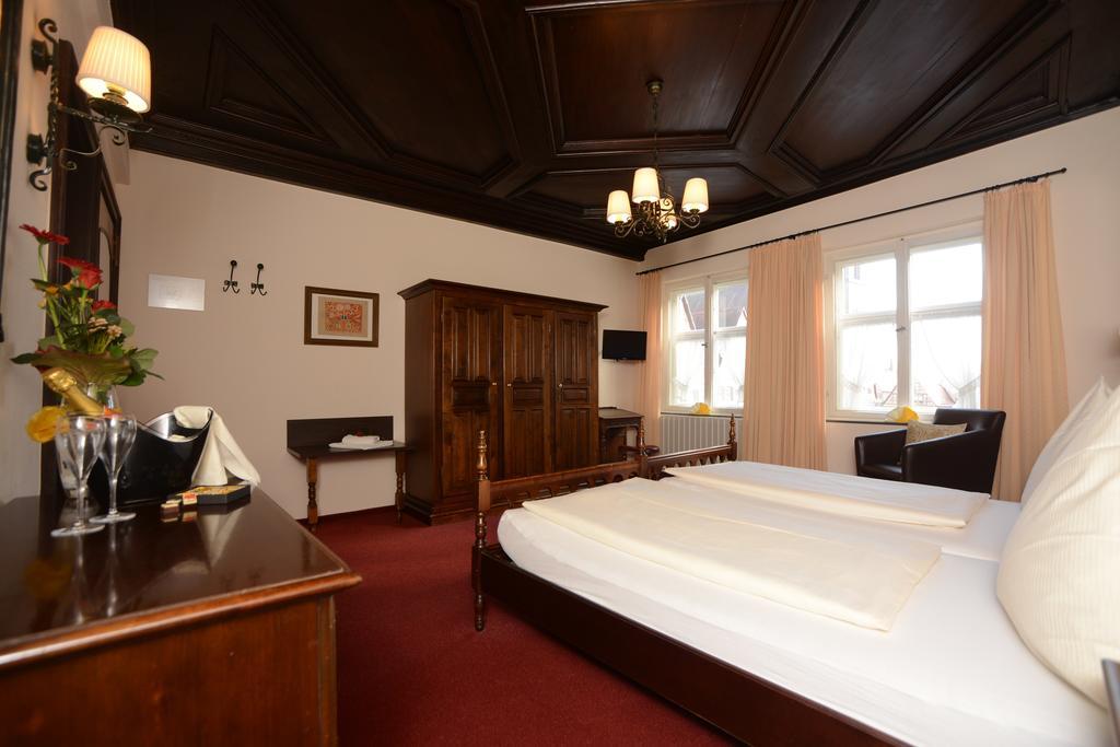 Hotel Eisenkrug Dinkelsbuehl Room photo