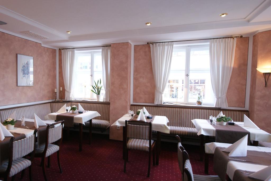 Hotel Eisenkrug Dinkelsbuehl Exterior photo